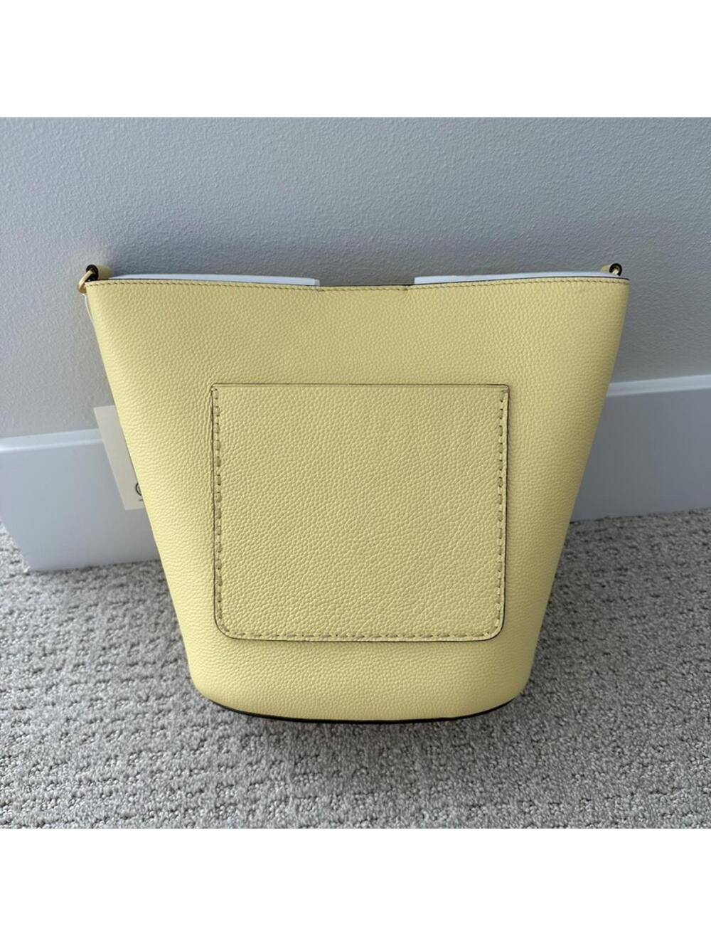 Tory Burch McGraw Leather Bucket Bag Vintage Yellow NWT FLAW - Picture 6 of 9